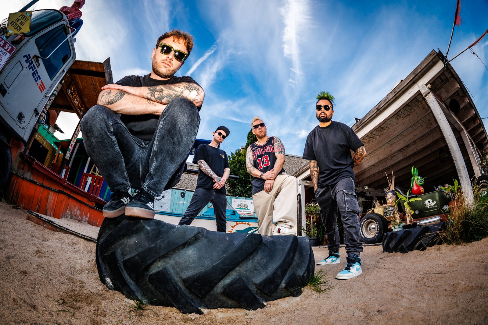 Call It Off op een autoband