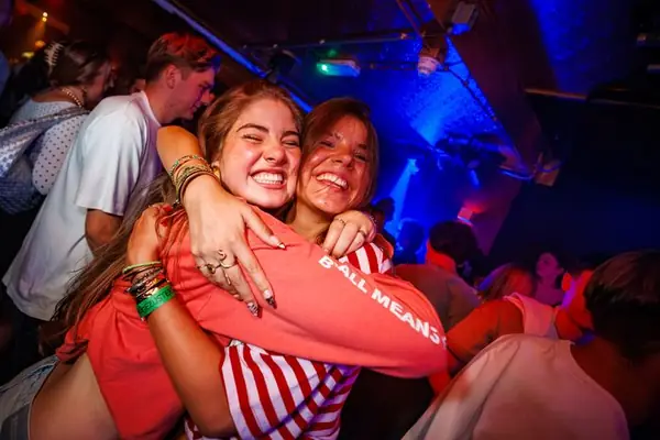 Bar 2