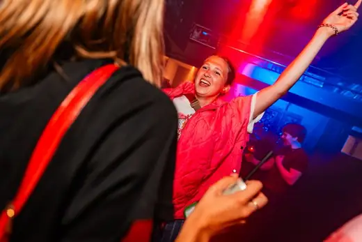 Feest bij Bar 2