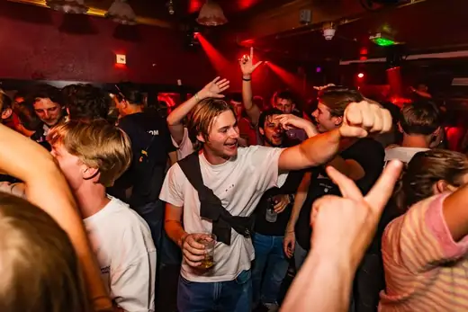 Feest bij Bar 2