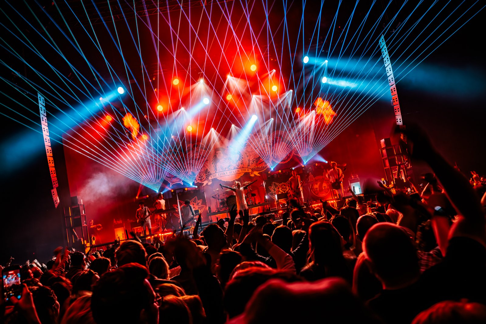 Lasershow boven het podium
